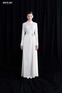 Robes pour femmes de haute qualité robe Maxi ornée de Jenny à manches longues 77% acétate 23% sacs en papier de polyester grossiste blanc - Product Image 4