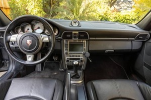 Good Value 2007 Porr-sche-e 911 Carreraa S Coupé Iconic SportsMachine combinant la puissance et le style intemporel - Product Image 5