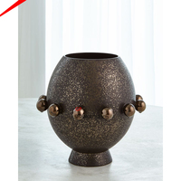 Floreros de metal de diseño de lujo para decoración de bodas Maceta con acabado de alta gama