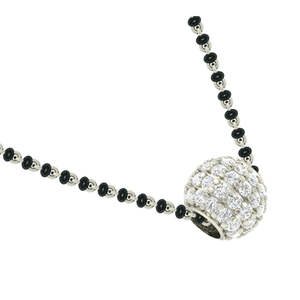 Collar Mangalsutra de Plata Pura para Esposa con Perlas de Diamante en Forma de Bola y Cuentas Chapadas en Oro, Estilo Étnico Religioso con Pavé Dorado - Product Image 3