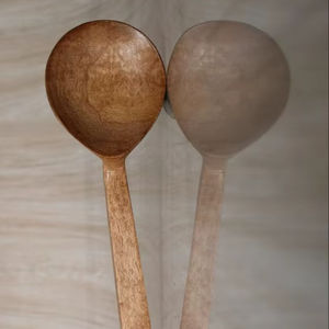 Cuchara de Madera Duradera Hecha a Mano con Aspecto Rústico Elegante, Agarre Cómodo, Herramienta de Cocina Ideal para Cocinar Sopas, Salsas y Remover Alimentos Calientes - Product Image 1