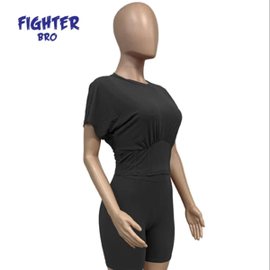 ชุดเสื้อผ้าแฝดสำหรับผู้หญิงเสื้อแขนสั้นกางเกงขาสั้น - Product Image 1