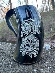 Tasse à corne à boire Viking authentique personnalisée gravée à la main style design de luxe pour boissons chaudes et froides pour les fêtes - Product Image 4