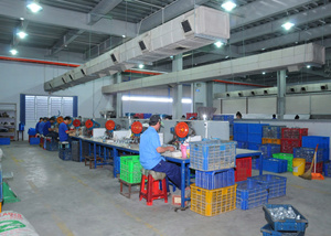 พัดลมระบายความร้อนมอเตอร์ไฟฟ้าแบบเฟสเดียว ขนาด 10 นิ้ว 220V AC 50Hz 60Hz ผลิตในเวียดนาม เพื่อประสิทธิภาพการทำงานที่ราบรื่นและเชื่อถือได้ - Product Image 5