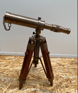 Telescopio marino de latón antiguo con trípode de madera coleccionable, regalo Vintage, soporte hecho a mano, telescopio de latón, el mejor artículo - Product Image 1