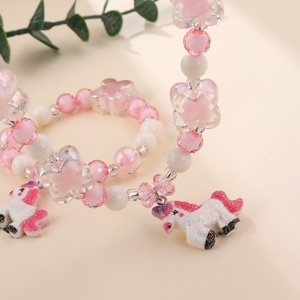 Set di Collana e Braccialetto Colorato con Perline per Bambine, Ciondolo Unicorno Arcobaleno, Gioielli Rosa per Ragazze, Accessori per Feste e Travestimenti - Product Image 5
