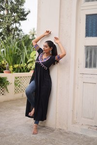 Superbe dupatta imprimé fait main en dentelle, pour tenue de bureau formelle, longueur standard, en rayonne Chanderi brodée, idéal pour les fêtes. - Product Image 3