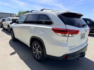 Toyota Highlander XLE 2018 con Transmisión Automática, Motor V6, Pantalla Táctil y Techo Panorámico - Product Image 6