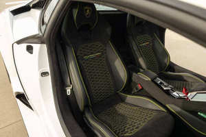 Auto Deportivo Exótico de Lujo 2025, Chasis Optimizado para Rendimiento, Iluminación LED, Asientos Deportivos, Tecnología Avanzada Suministrada por Japón, Rango NEDC 200-250kW - Product Image 3