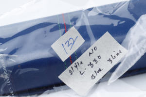 Venta al por mayor de billeteras de mujer con logotipo personalizado, billetera de cuero de mujer RFID, billeteras plegables de cuero genuino para mujer a bajo precio - Product Image 2