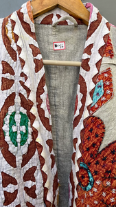 Veste en coton matelassé fait à la main indienne pour femmes Robe Kantha à manches longues avec coupe travail Kimono Design vêtements d'hiver - Product Image 2