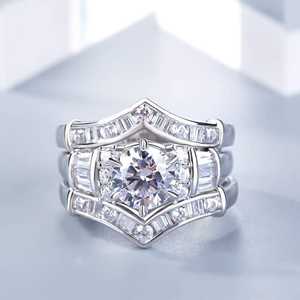 Bague en or blanc 14 carats avec diamants ronds et baguettes Bridal pour elle Bague en argent sterling Moissanite New Design Ring for Women - Product Image 2