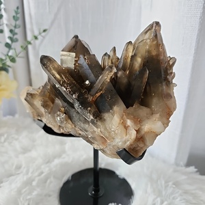 Vente en gros <span class=keywords><strong>de</strong></span> pierres brutes <span class=keywords><strong>de</strong></span> <span class=keywords><strong>cristal</strong></span> <span class=keywords><strong>de</strong></span> thé, pierres <span class=keywords><strong>de</strong></span> guérison naturelles Reiki Fengshui, grappe <span class=keywords><strong>de</strong></span> quartz <span class=keywords><strong>fumé</strong></span> pour la décoration - Product Image 3