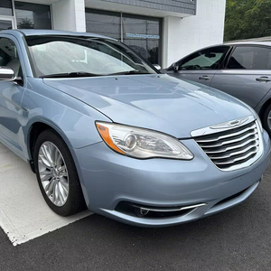 CLEAN usado 2012 Chry_s_ler 200 Limited Sedan FWD - Product Image 1