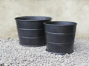 Cubo de maceta galvanizado de alta resistencia con aspecto rústico, ideal para jardinería en el patio trasero y arreglos florales al aire libre - Product Image 4