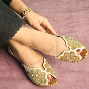 Chaussures Khussa pour femmes, fabrication en usine, produit phare, vente en gros, qualité supérieure, antidérapantes, imprimées, dessus en velours de haute qualité - Product Image 2