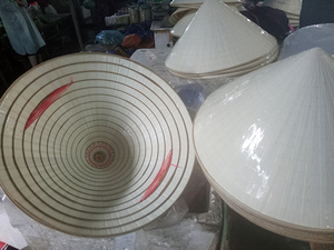 Sombrero Tradicional Vietnamita Non La, Hermoso Sombrero de Granjero Vietnamita, Artesanía, Listo para Enviar - Product Image 4