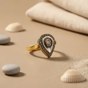 Anillo de Mujer con Baño de Oro de 14K, Forma de Pera, con Halo de Diamantes, Baño de Rodio y Vermeil en Platino - Product Image 2
