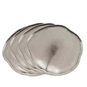 Assiette de présentation en métal biodégradable blanc et or avec finition martelée, compatible lave-vaisselle, pour la maison, les hôtels et les événements - Product Image 3