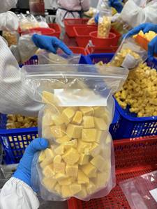 Mango congelado de calidad superior, Mango congelado IQF para exportación, Ventas calientes Mango congelado entero/medio corte/cubo/dados de Vietnam - Product Image 2