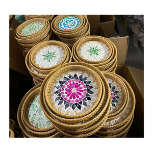 Plato de Bambú con Incrustaciones de Nácar, Diseño Bohemio, Ecológico y Duradero, Bandeja de Laca para Fiestas, Hecho a Mano, Estilo Boho - Product Image 6