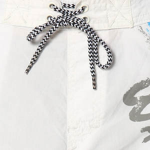 กางเกงขาสั้นสำหรับผู้ชายดีไซน์คลาสสิก - Product Image 5