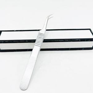 Pince à cils professionnelle en gros de qualité supérieure en acier inoxydable massif J pointe pointue incurvée argent paillettes Volume cils - Product Image 6