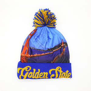 Bonnet et gants en tricot d'hiver orange avec broderie personnalisée de logo, motifs jacquard camouflage, argyle, personnages de dessins animés et lettres - Product Image 4