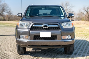 Toyota 4Runner Limited 4x4 Usado 2011 con Volante a la Izquierda/Derecha - Product Image 2
