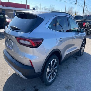 Ford Escape Platinum 2023 en parfait état - Product Image 3