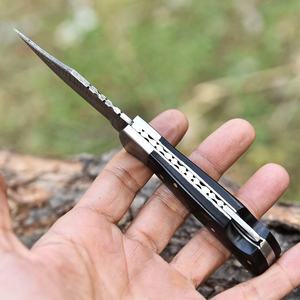 Cuchillo de bolsillo plegable de acero de Damasco hecho a mano personalizado con mango de madera y cuerno de alta calidad con soporte OEM de funda - Product Image 5
