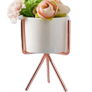 Venta caliente diseño Simple Color blanco boda decorativo Metal florero con soporte hogar Mesa decoración sala de estar - Product Image 1