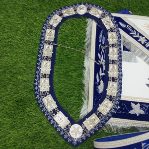 NOUVELLE BRODERIE À LA MAIN PAST MASTER TABLIER, MANCHETTES ET COLLIER BLEU ROYAL VELVET-HSE - Product Image 3