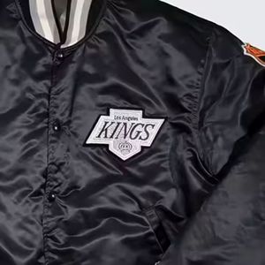 Fabricantes directos de fábrica Chaquetas deportivas de invierno Material y logotipo personalizados Chaqueta universitaria cómoda totalmente personalizable - Product Image 3