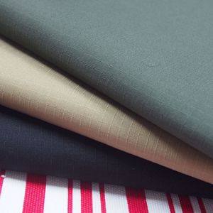Tissu à carreaux en polyester-coton, tissu TC, résistant aux déchirures, tissu de travail imperméable et résistant aux déchirures en cinq couches - Product Image 4