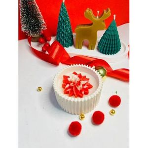 Bougie en béton parfumée aux senteurs de Noël Burn Bright dans un bocal pour une utilisation pendant les fêtes - Product Image 4