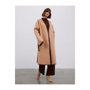 เสื้อโค้ทหนังผสมขนสัตว์อุ่นสบาย พร้อมดีเทลขอบหนังและเข็มขัด - Product Image 4