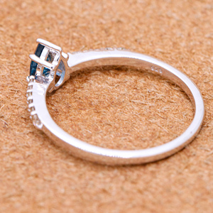 Precioso Londres Topacio Azul y Diamante 925 plata esterlina hecho a mano mujeres Anillos De Compromiso joyería para venta al por mayor - Product Image 2