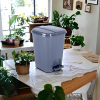 CATEEM MRD121 Poubelle à pédale noire de 5 litres en plastique, écologique, antidérapante, à induction, intégrée pour la cuisine