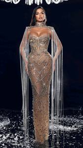 Robe de mariée de style européen et américain, de luxe, formelle, nouvelle, sexy, col en V profond, queue de poisson, dentelle, longueur au sol, soutien-gorge intégré - Product Image 2