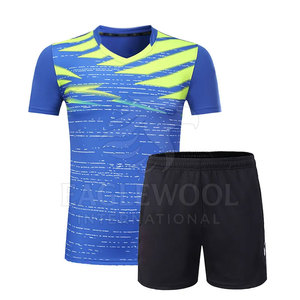 Uniforme de Tenis de Dos Piezas de Manga Corta Transpirable y Moderno, Diseño Personalizado, Más Vendido - Product Image 1