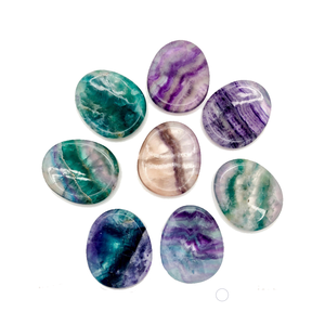 Feng Shui et fée Style poli cristal pouce arc-en-ciel fluorite pierre précieuse de guérison semi-précieuse pour la pierre de cristal d'inquiétude de paume - Product Image 1
