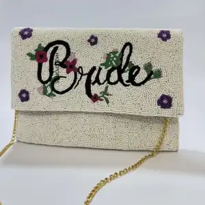 Sac à main perlé de mariée artisanal exquis avec un design floral délicat-parfait pour votre mariage de rêve