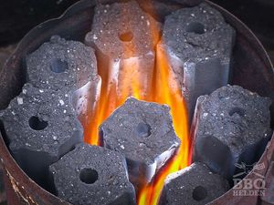 [Sans fumée] Charbon de bois de briquette de sciure de bois | Brûlure longue à haute température | Pour restaurant BBQ | Vietnam - Product Image 4