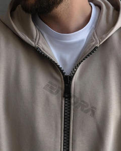 Ensemble de survêtement tendance pour homme avec sweat à capuche et pantalon cargo conçu pour le confort, le style et les activités quotidiennes offrant une sensation de douceur en coton - Product Image 6