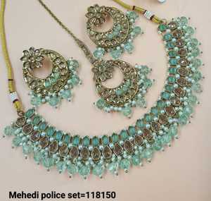 El último diseñador exclusivo de moda, diseño de flores ovaladas pesadas, colección de joyas y pendientes con tachuelas de Kundan y perlas para mujer - Product Image 6