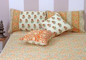 Funda De Almohada decorativa Floral Mughal bloque de mano impreso en Coral para uso doméstico o hotelero para decoración de hospitales también - Product Image 4