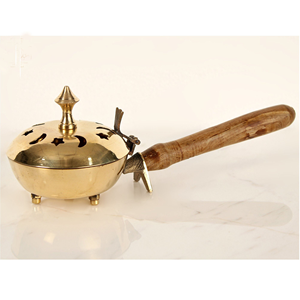 Brûleur à Bakhoor en laiton pur, best-seller, avec poignée en bois, pièce unique, brûleur à encens avec couvercle, design étoile découpée, couleur or - Product Image 4