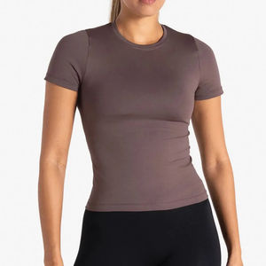 Precio bajo Venta al por mayor Diseño Mujeres Fitness Camisetas Nuevo último diseño Gimnasio Desgaste Mujeres Camisetas transpirables - Product Image 1