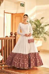 El último Vestido largo de seda Anarkali para mujer, estampado de papel de aluminio, trabajo, fiestas de boda, sesiones de fotos previas a la boda, calidad de exportación, venta al por mayor India - Product Image 4